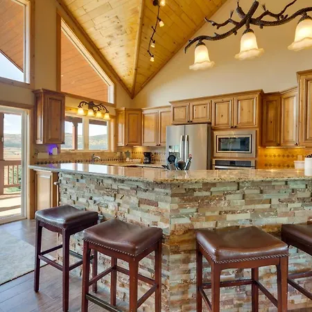 Idyllic Angel Fire Getaway With Hot Tub And Fire Pit! Villa